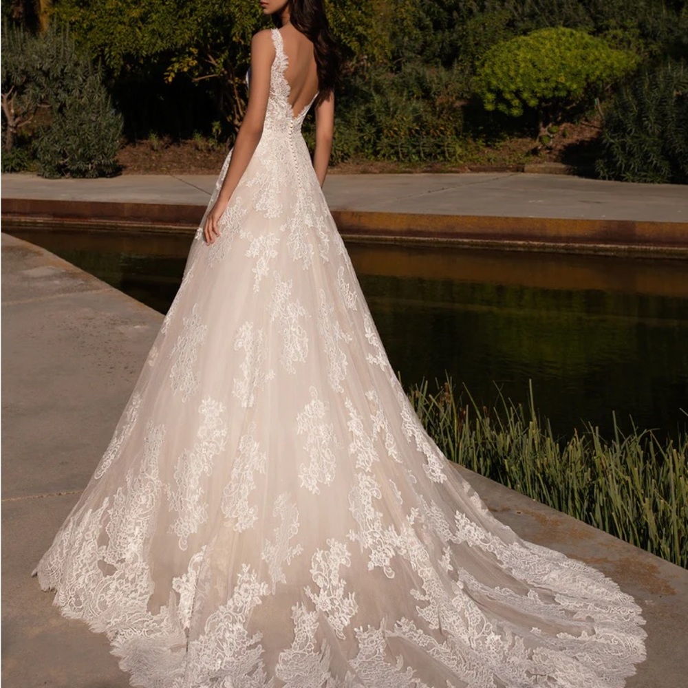 Pronovias Orion Dress. Brand new size 10 - Picture 2 of 3